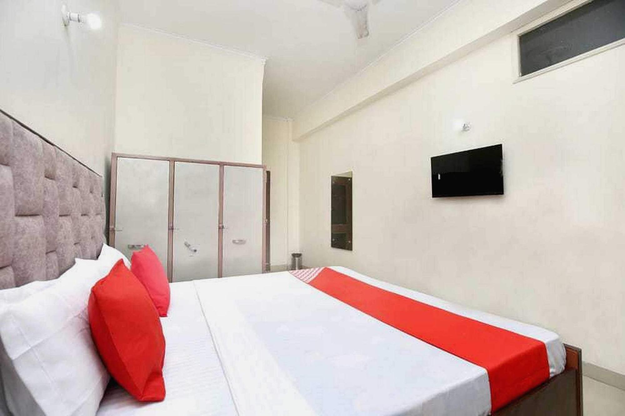Oyo 91941 Hotel Golden Crown Sirhind 外观 照片